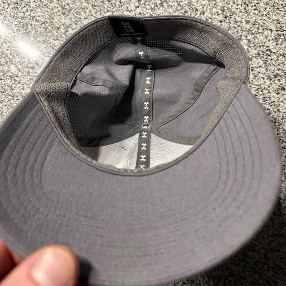 Used - Picture 2 of 4